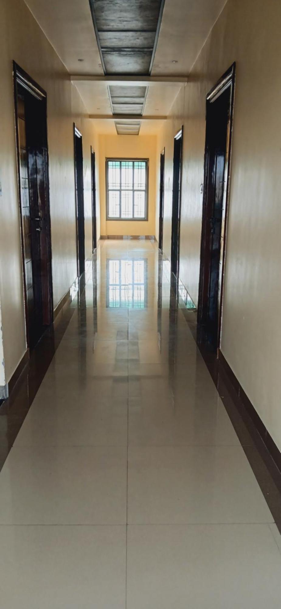Shivam Hotel Varanasi - Near Kashi Vishwanath Temple With Parking And Lift Екстер'єр фото