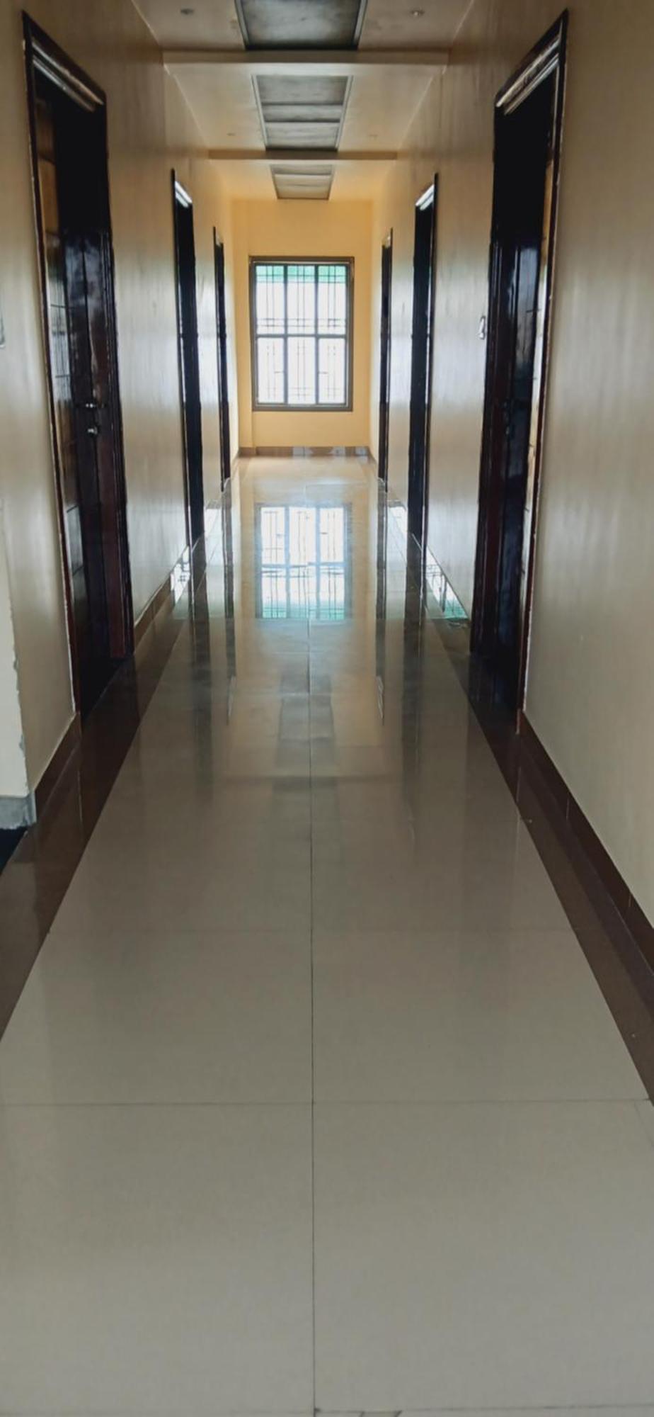 Shivam Hotel Varanasi - Near Kashi Vishwanath Temple With Parking And Lift Екстер'єр фото